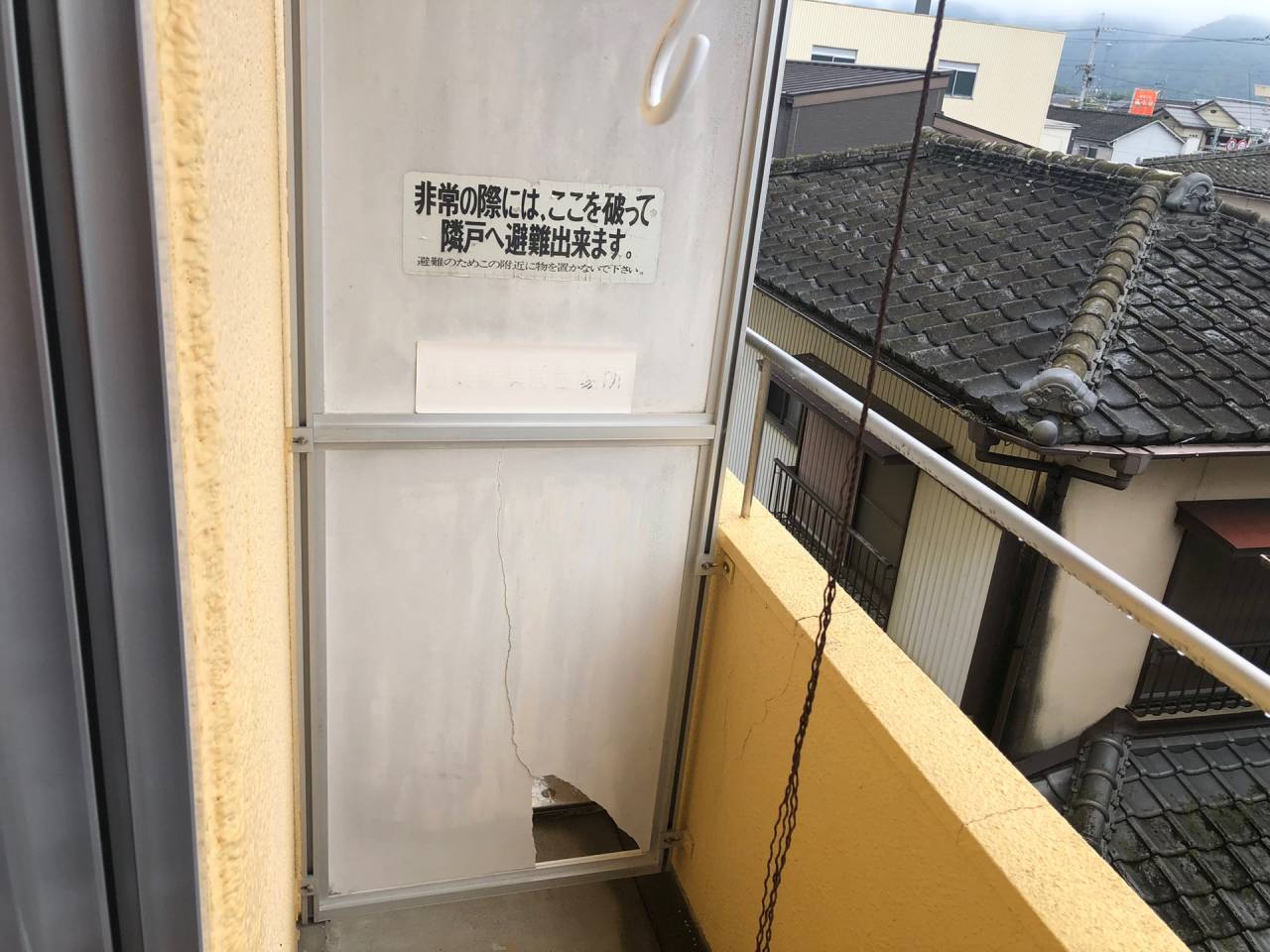 徳島でのマンション管理（隔壁板補修）
