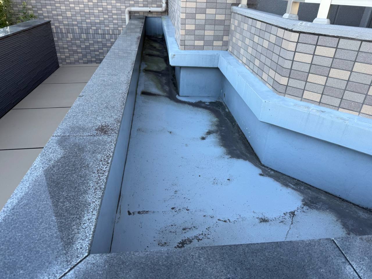徳島市マンション共用部防水工事（塗膜防水）
